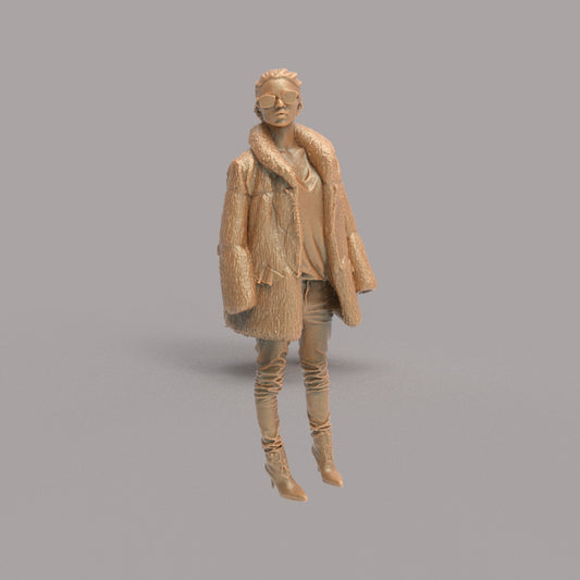 MM4290 Elegant Female in Fur Coat