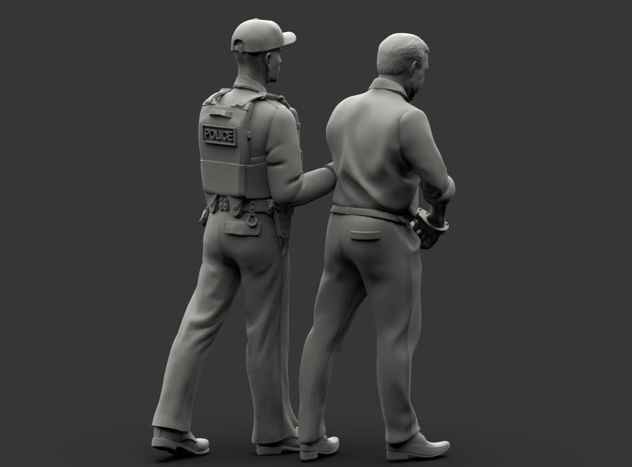 MM1224 Policeman Walking Suspect