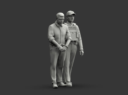 MM1224 Policeman Walking Suspect