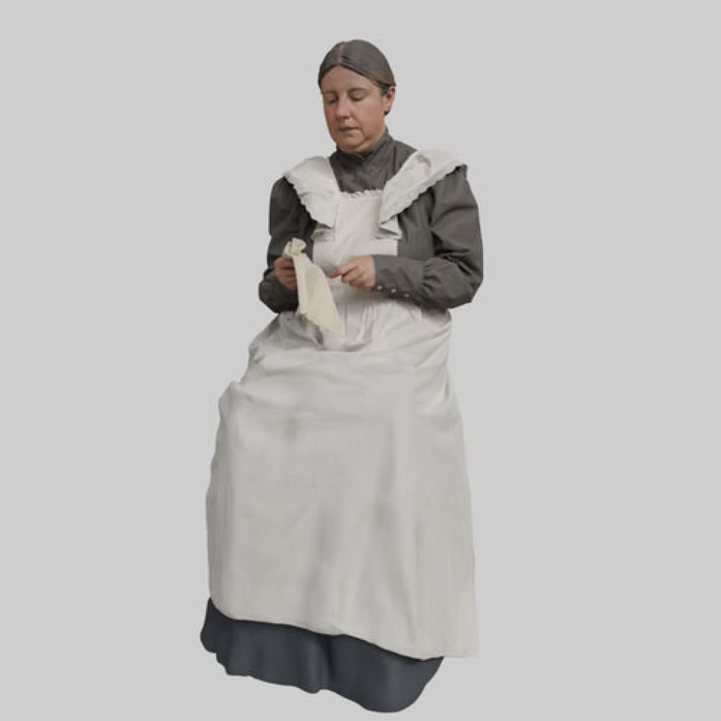132s-0112 Sitting Maid Figure