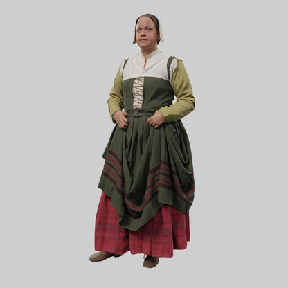 132s-0116 Medieval female Figure
