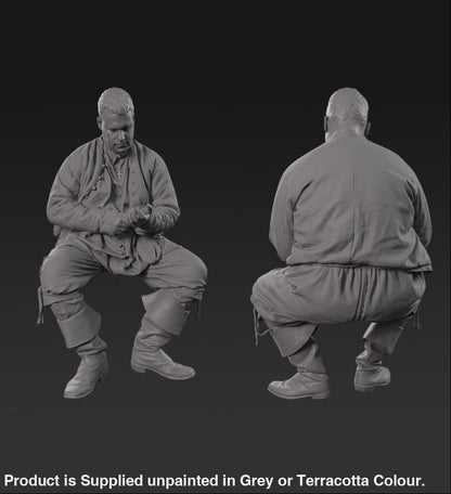 132s-0120 Medieval male Sitting Figure