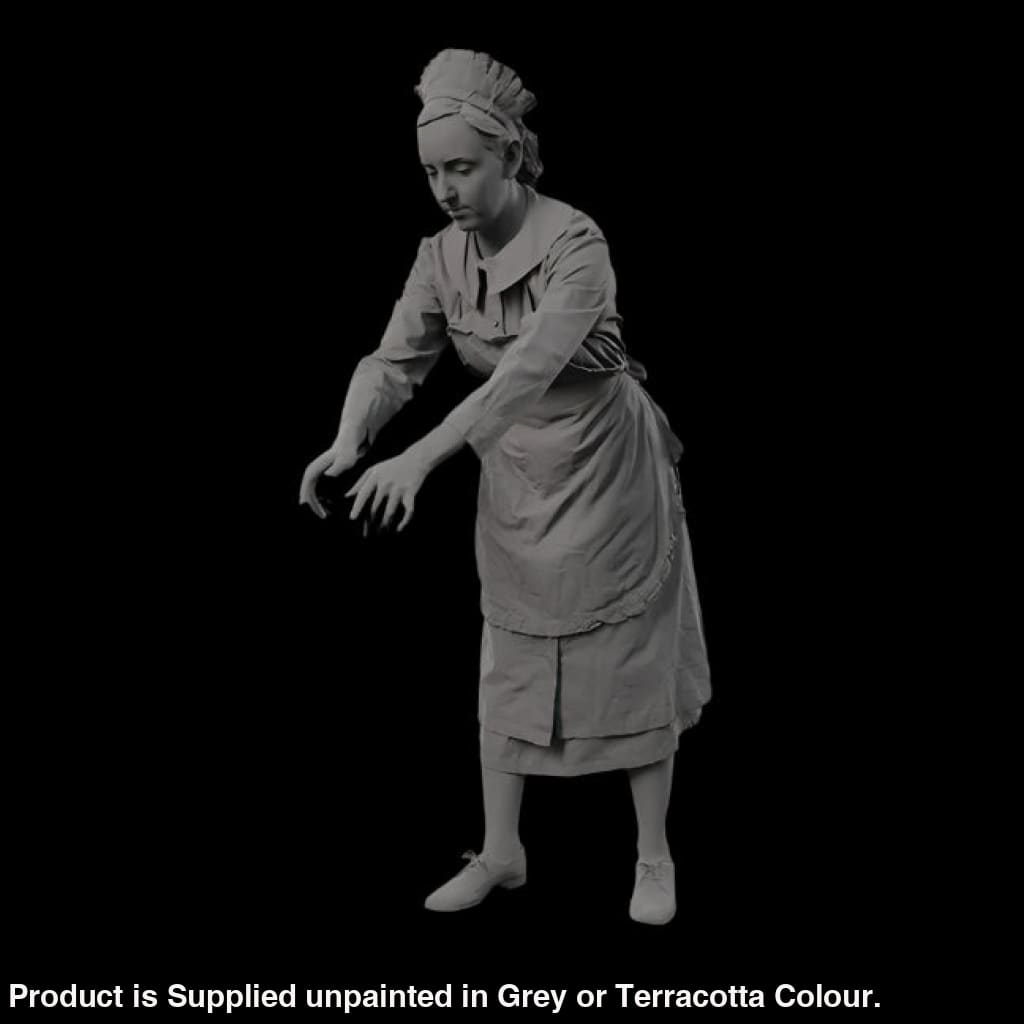 132s-0123 Maid Working Figure