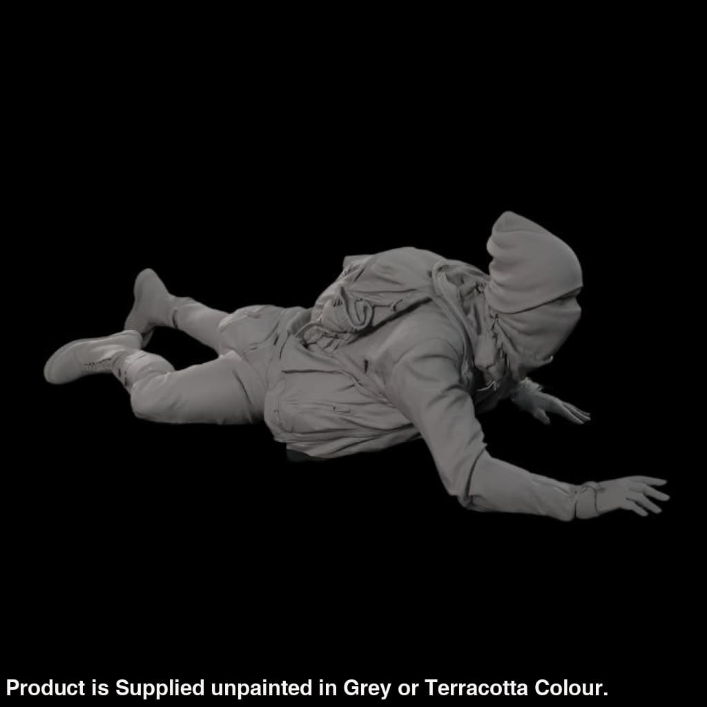 132s-0130 Male Demonstrator on Floor Figure