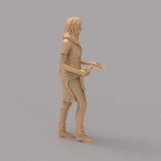 MM2092 Girl Walking with bottle water