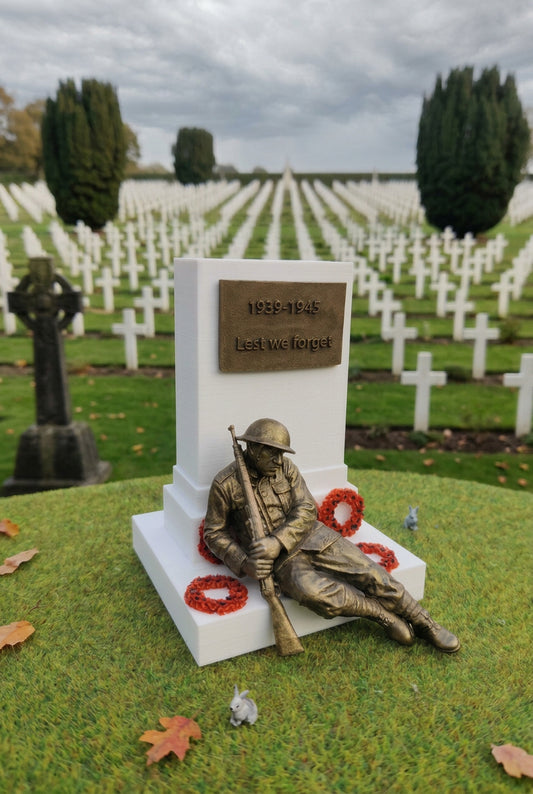 DG118 WW2 Monument with soldier