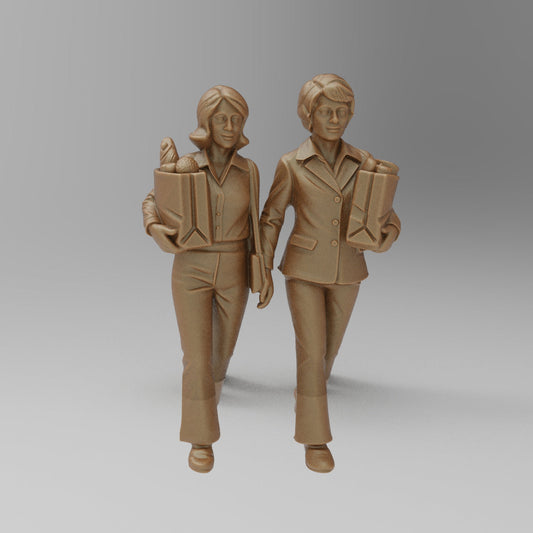 MM4428 1970s Street Scene 2 Females With Shopping