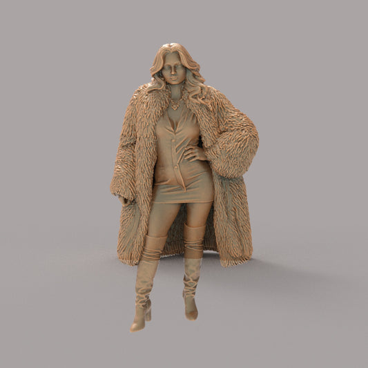 MM4286 Young Female in Fur Coat