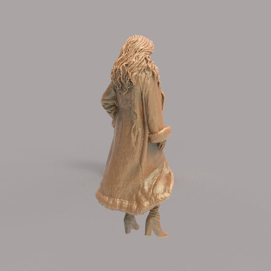 MM4288 Female Wearing Fur Coat