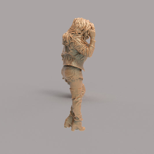 MM4298 Young Teen in Shorts