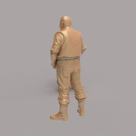 MM4304 Male Yard Worker
