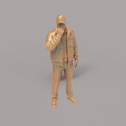 MM4332 Security Guard on Radio Figure