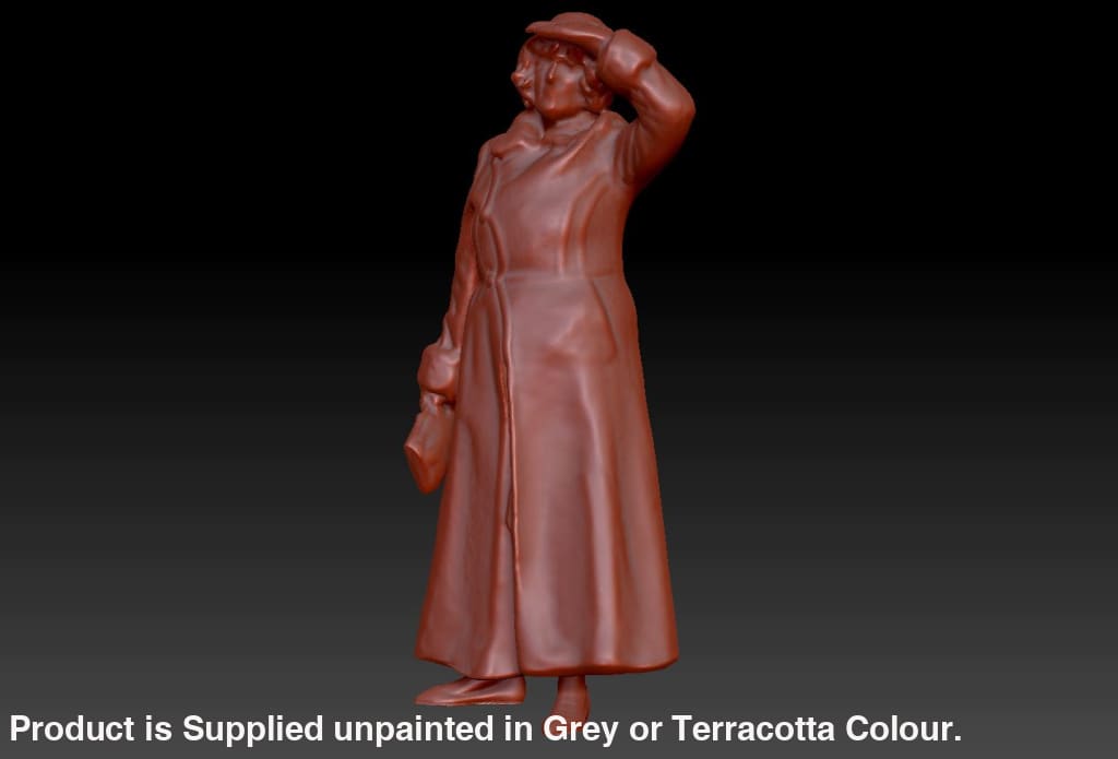 Older Female In Large Coat Dsp118 Figure