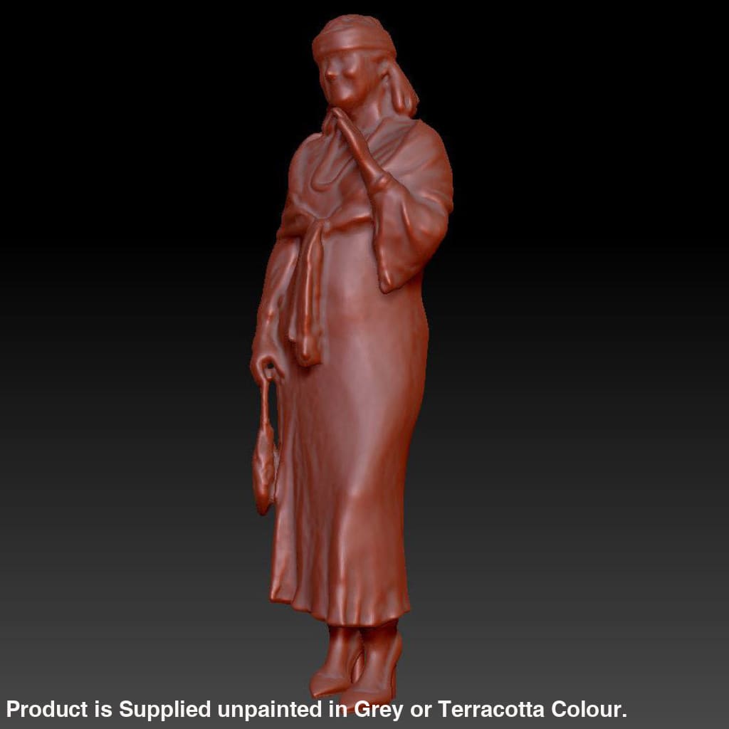 Dsp127 Lady Standing Chatting Figure