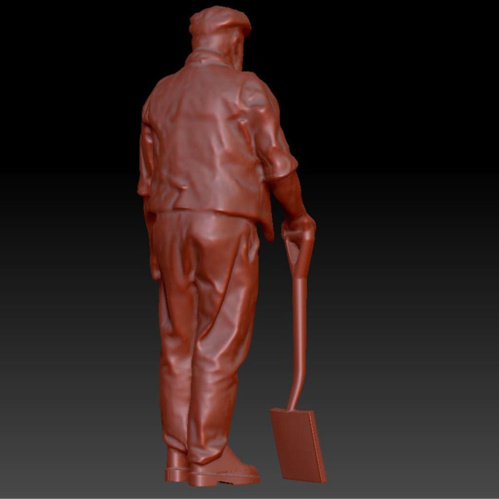 Dsp163 Male With Spade Figure