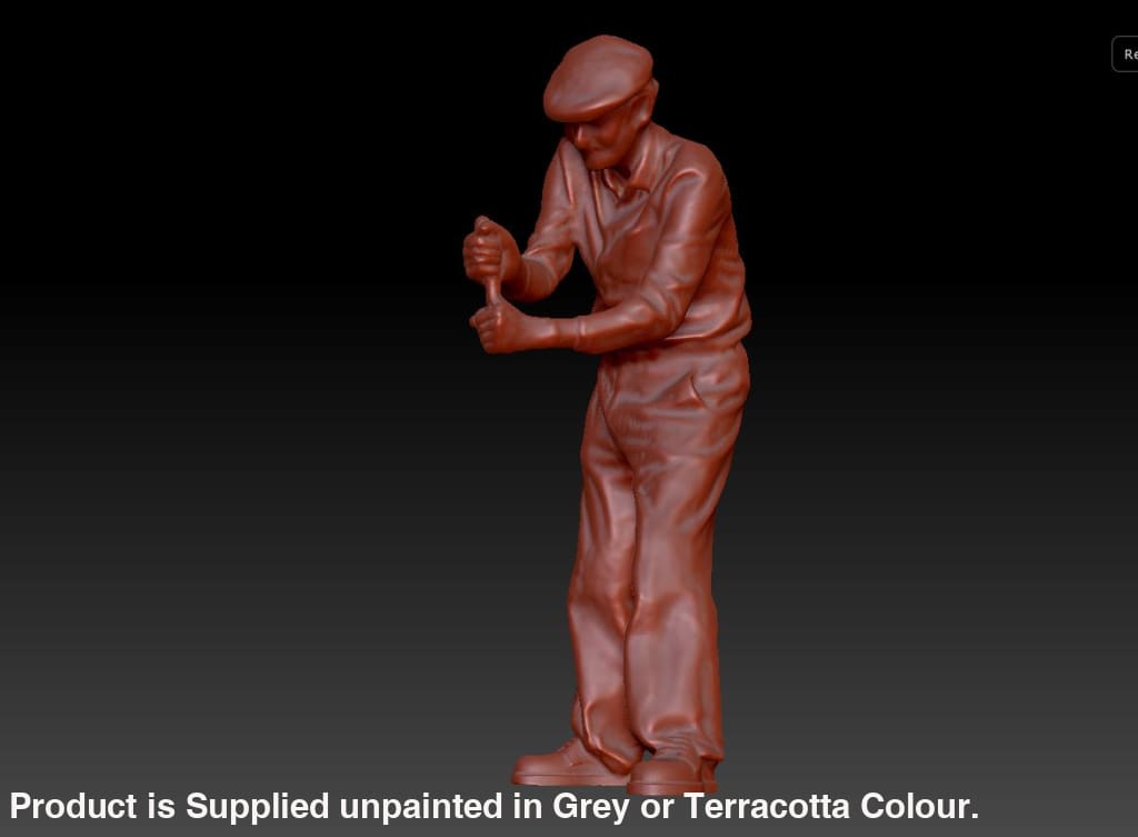 DSP176 Old Male Working – Scale Scenery And Figures
