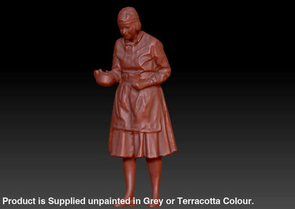 Dsp190 Older Female With Teapot Figure