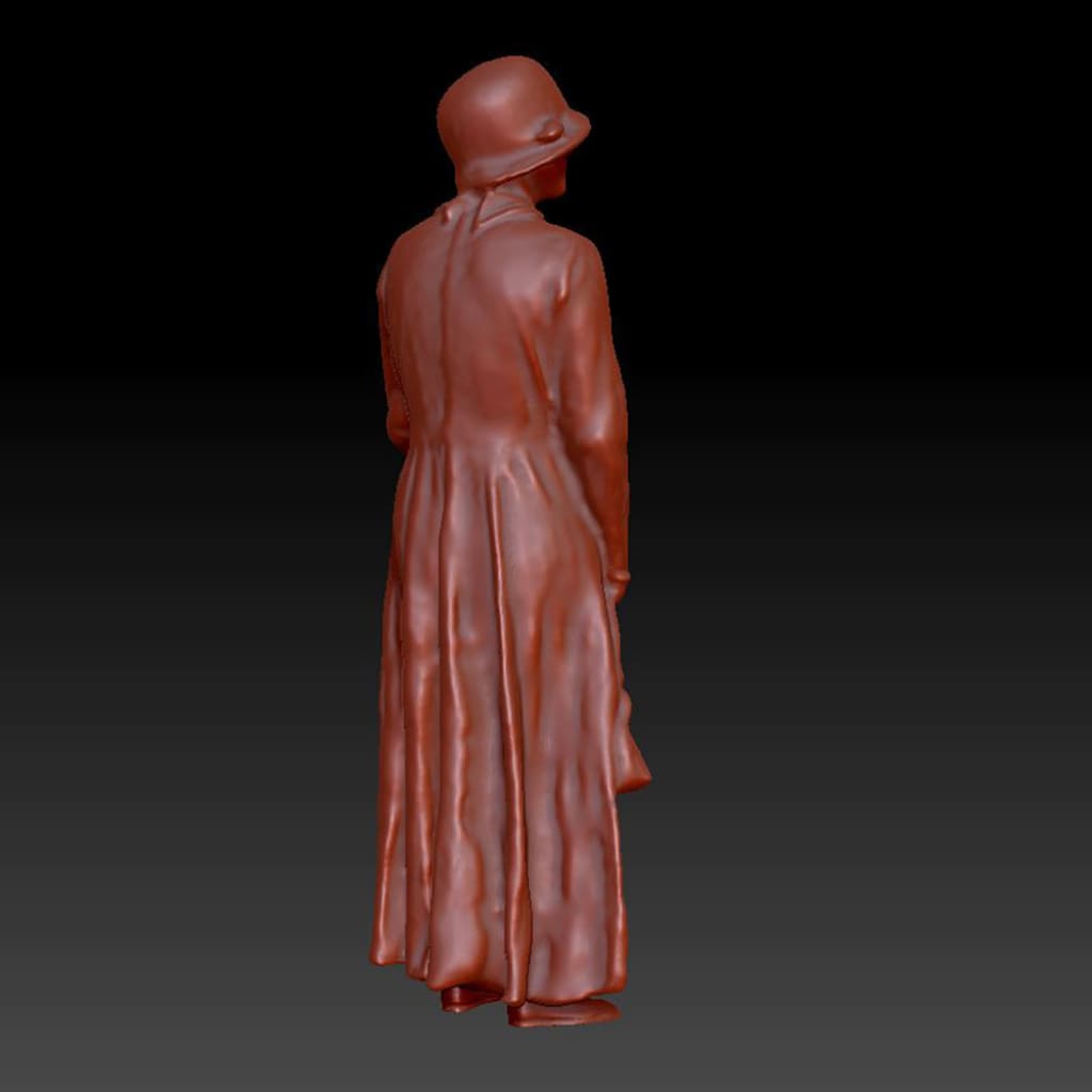 Dsp213 Older Female In Long Dress Figure