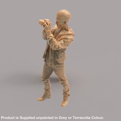 MM070 Male With Camera Figure
