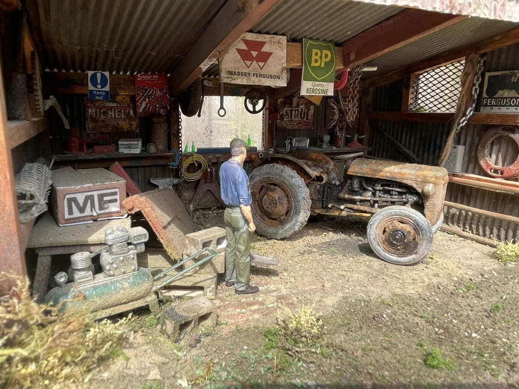 MM071 Older Male Farmer With Cloth Cap Figure