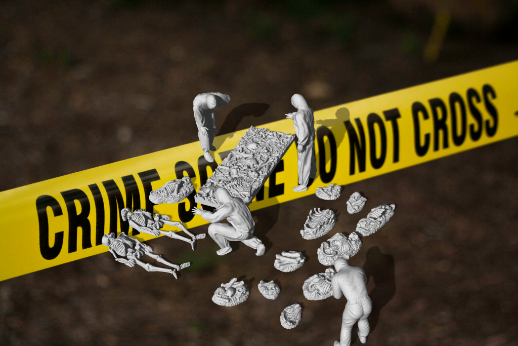 Mm1016 Police Crime Scene/Archaeology Dig Figure