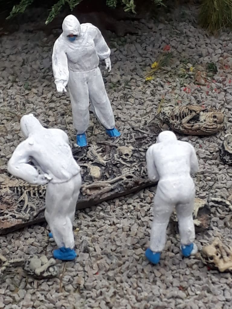 Mm1016 Police Crime Scene/Archaeology Dig Figure