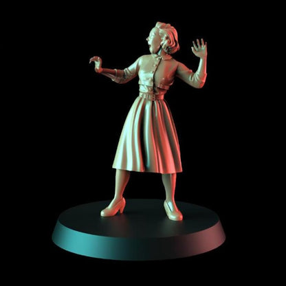 Mm1043 Vera Looking Scared Figure