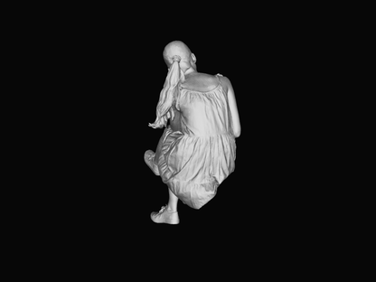 MM1081 Young girl sitting Figure