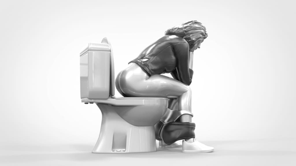 MM113 Girl on Toilet 1:76 Scale 18 + Figure