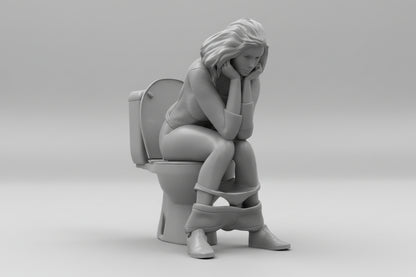 MM113 Girl on Toilet 1:76 Scale 18 + Figure