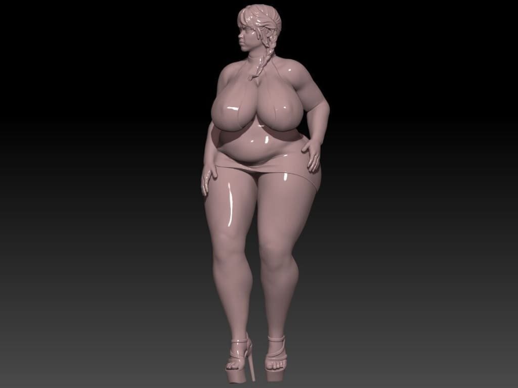 MM1132 Large Female Street Walker Figure