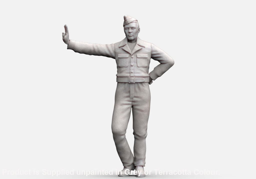 MM1154 WW2 RAF Ground Crew Leaning Figure
