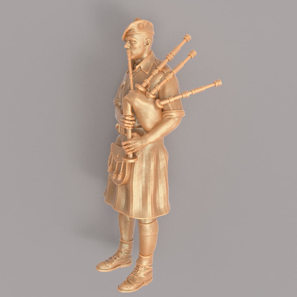 MM1170 Military Highlander Bagpiper Figure