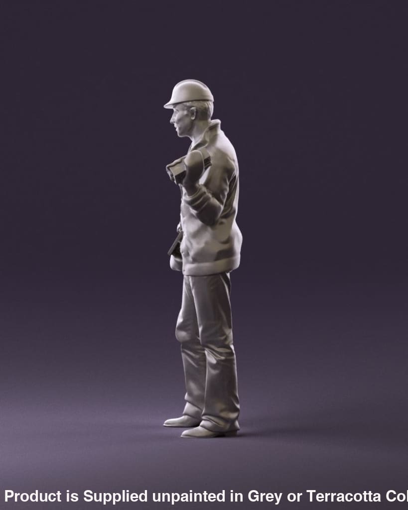 MM124 Male Builder/Bricklayer – Scale Scenery And Figures