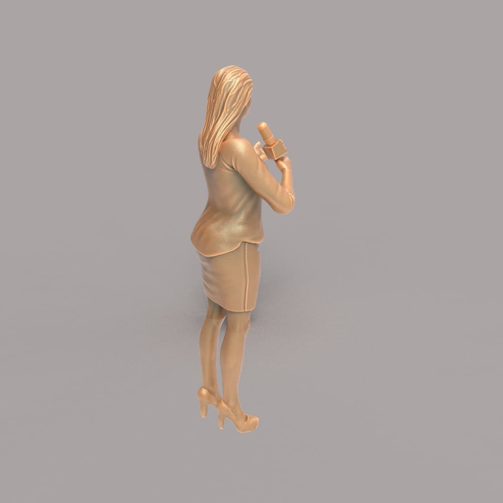 MM146 Female TV/Radio Reporter Figure