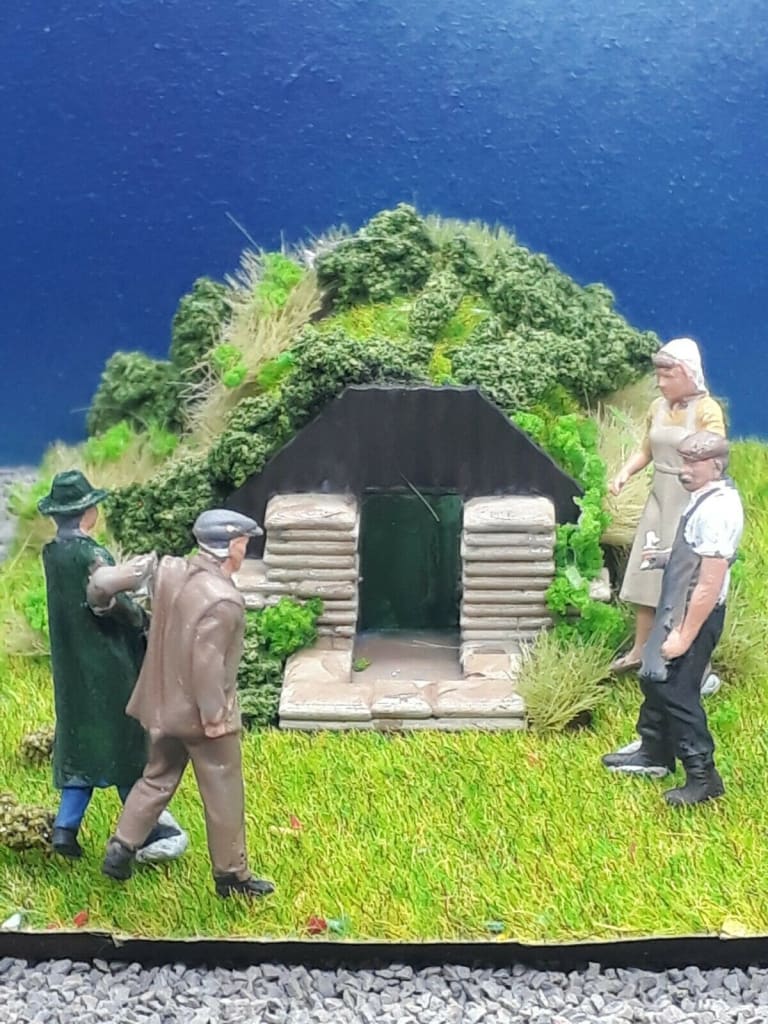 Mm1940 Ww2 Anderson Shelter Scene And Figures Figure