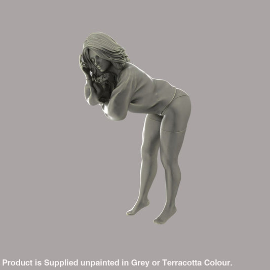 MM2000 Woman in stockings Figure