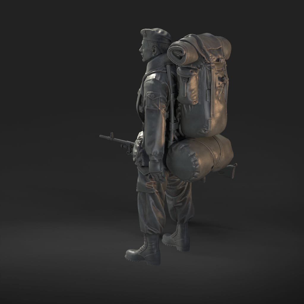 MM2053 Royal Marine With GPMG Figure