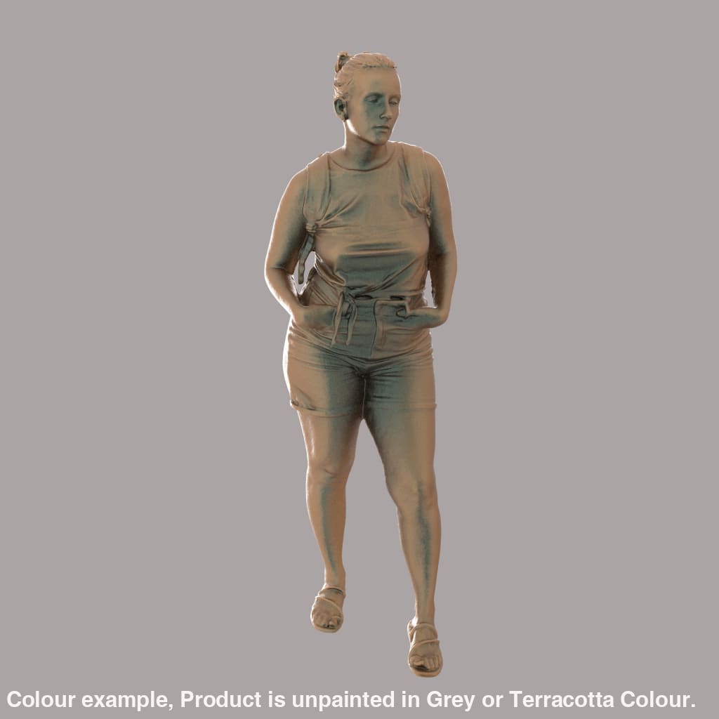 MM2061 Girl ready for the beach Figure