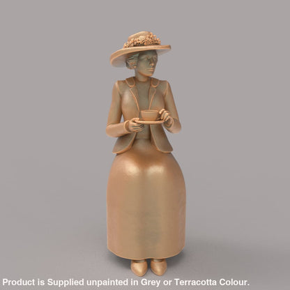 MM2089 Lady drinking tea Figure