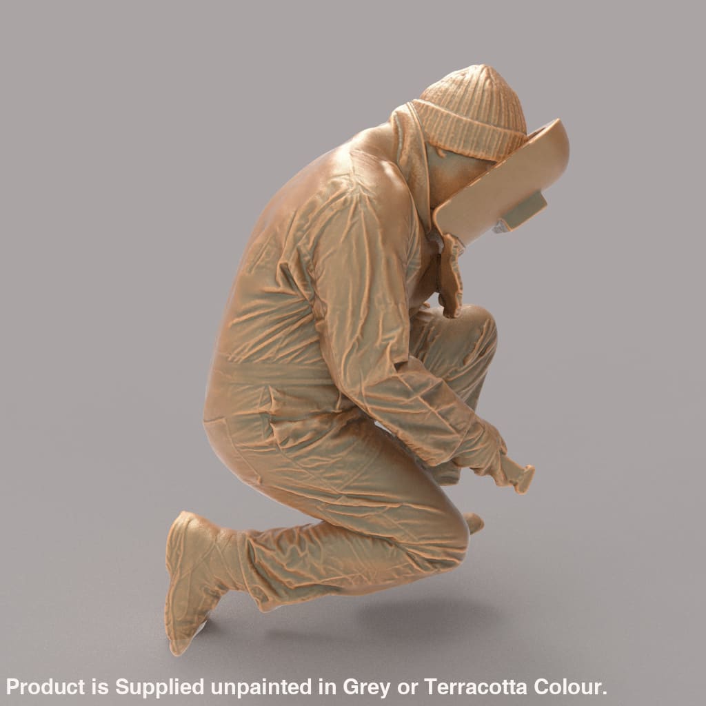MM2106 Maintenance Worker Welding B Figure