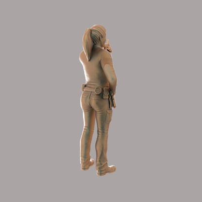 MM268 Female Police Officer on Radio Figure