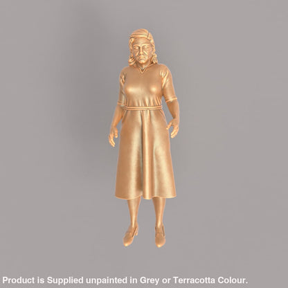 MM555 1940’s Style Lady wearing long dress arms out Figure