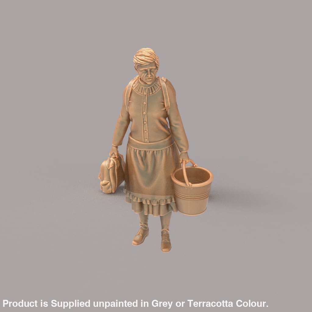 MM589 1940’s Lady with bags and Bucket Figure