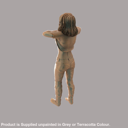 MM713 Girl Lifting Top Off 18 + Figure