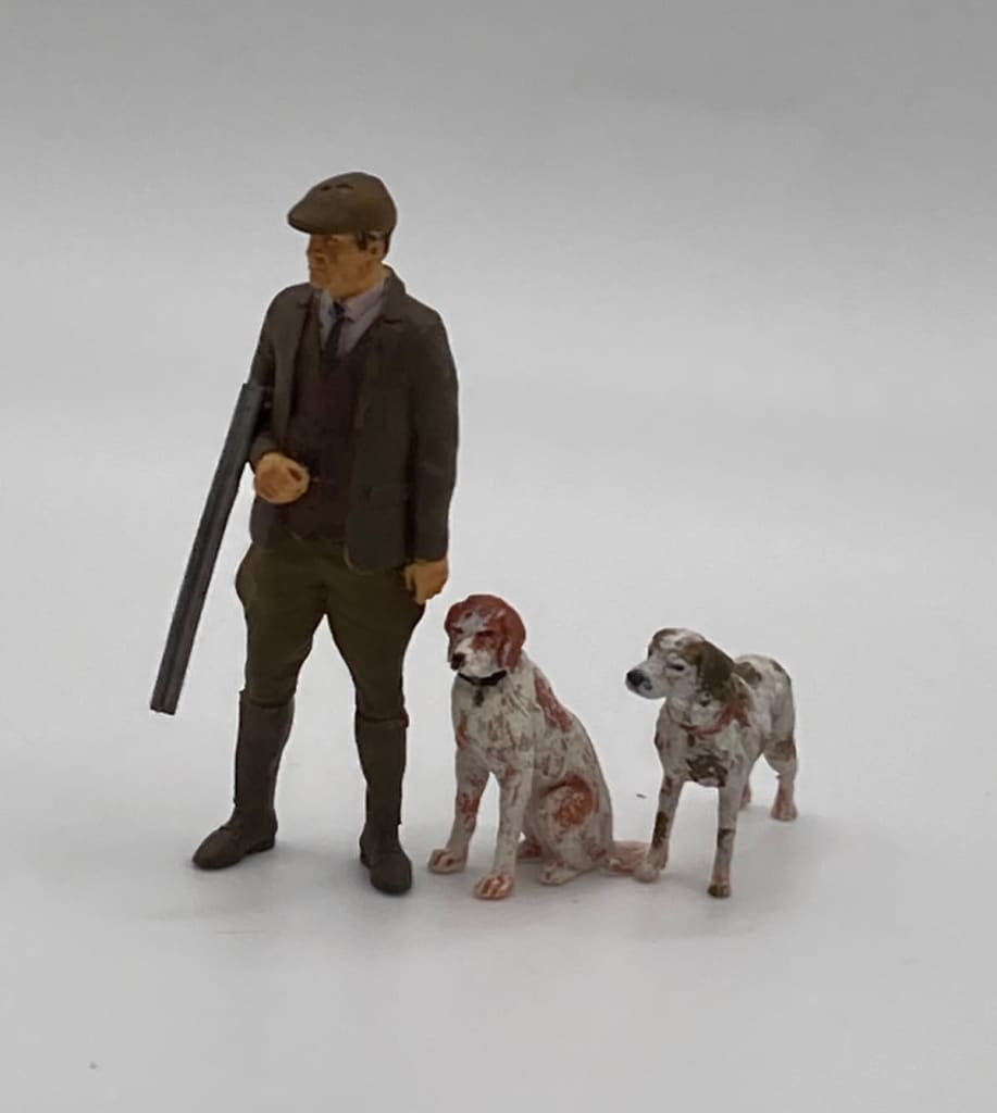 MM731 Farmer Walking and Dogs Trade - Figure