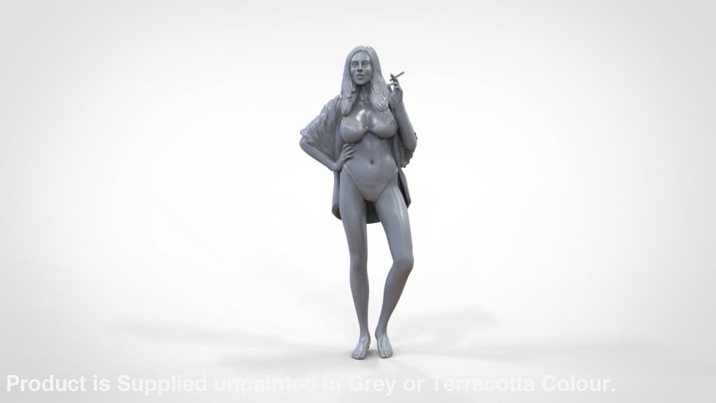 Skant Clad Female Smoking Mm813 Figure