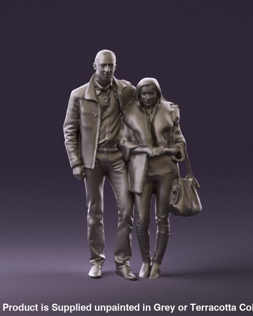 Mm861 Man Hugging Woman Figure