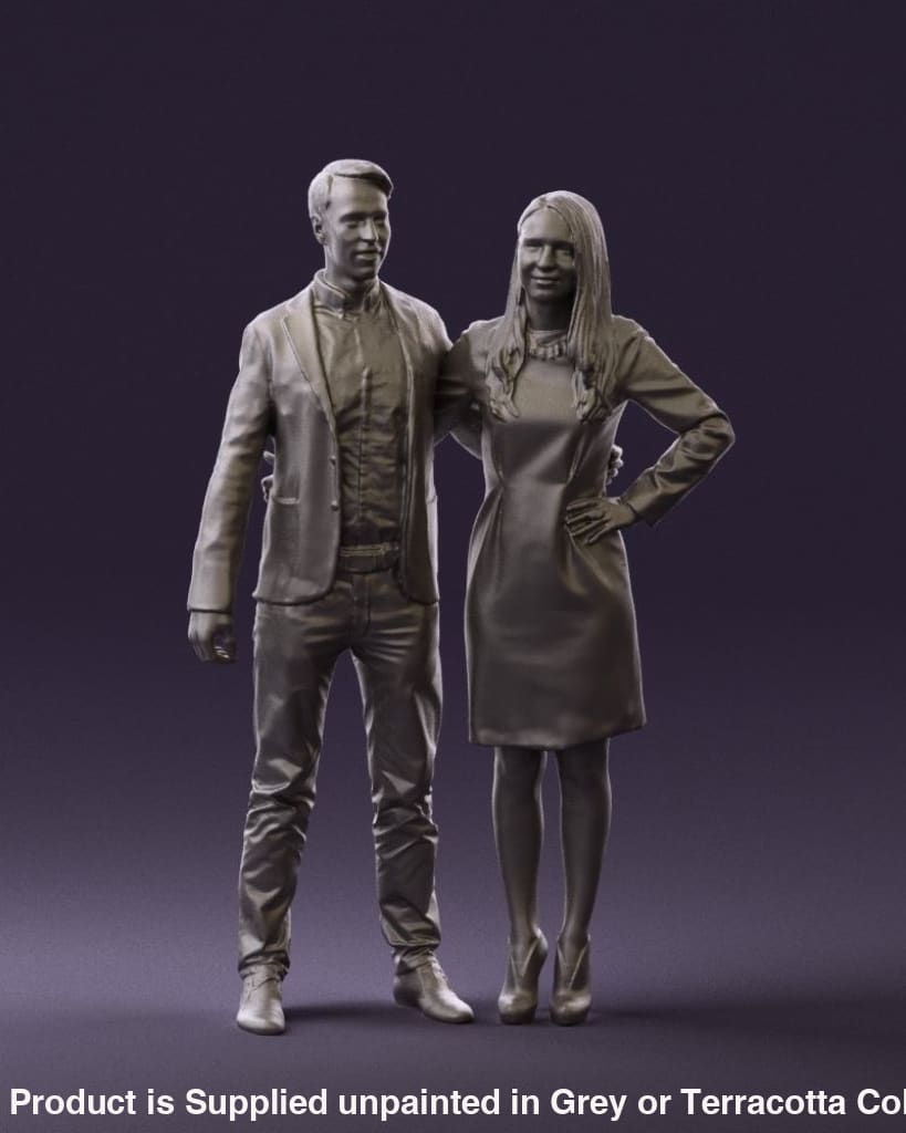 Mm867 Smart Young Couple Hugging Figure