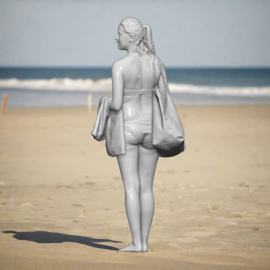 Mm955 Girl On Beach Figure